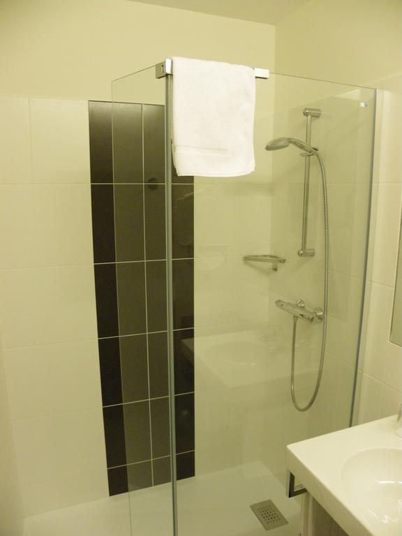 Hotel Logitel Saint-Doulchard Zimmer foto