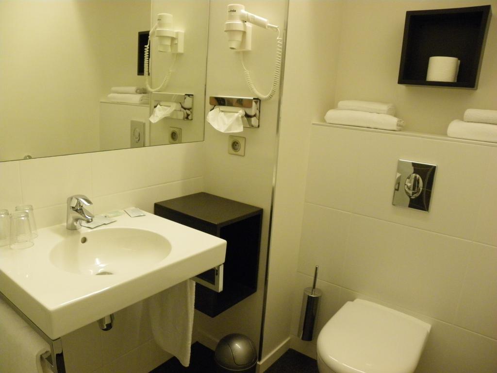 Hotel Logitel Saint-Doulchard Zimmer foto