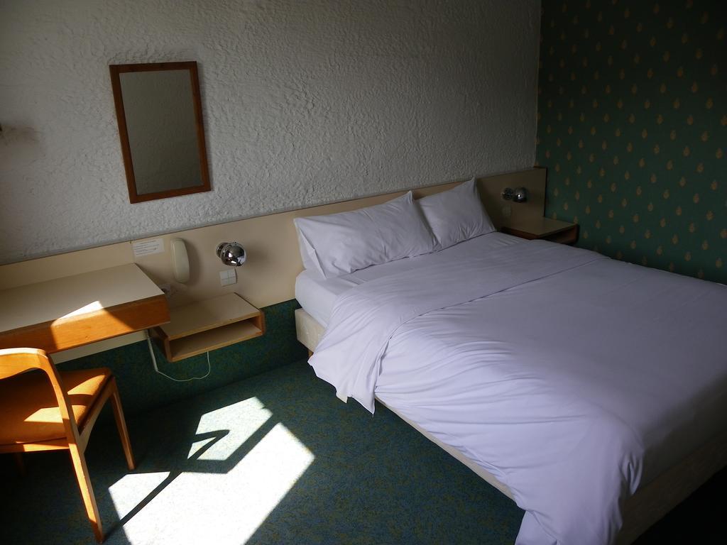 Hotel Logitel Saint-Doulchard Exterior foto